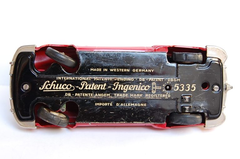 Jouet Ancien Mécanique A Clé Voiture SCHUCO collection